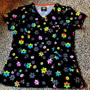 Printed scrub top